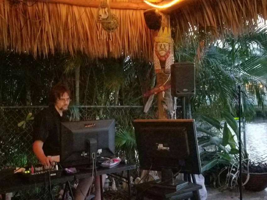 Gallery photo 1 of Dino's Karaoke and DJ