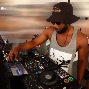 Dj BSmitty - DJ / College Entertainment in Long Beach, California