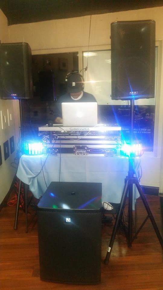 Gallery photo 1 of Dj Double R