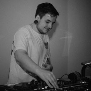 DJ Molo - DJ in Montreal, Quebec
