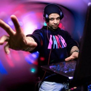 DJ Pabony - Owner, Sonidos Unidos