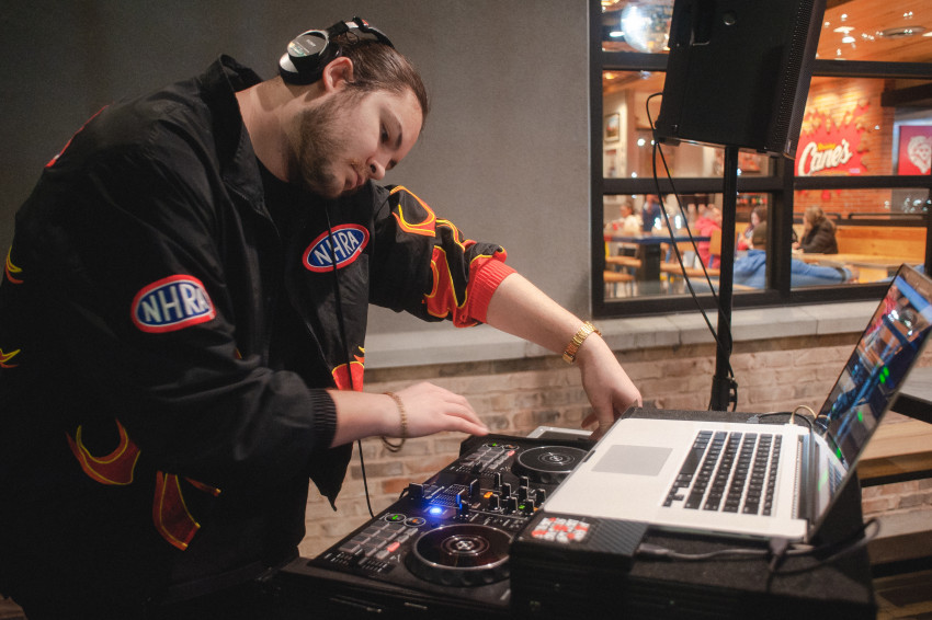 Hire DJ Vision DJ in Los Angeles, California