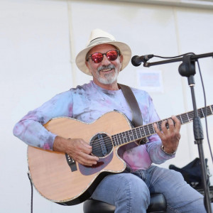 Don Gioiella - Singing Guitarist in Vero Beach, Florida