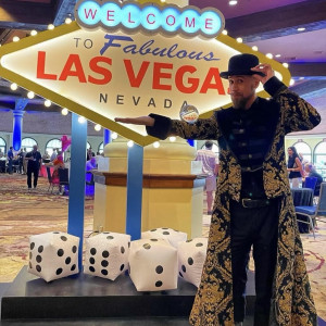 Dream Upright - Strolling/Close-up Magician in Las Vegas, Nevada