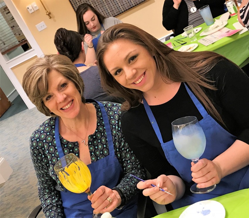 Hire Drinkable Arts Arts & Crafts Party in Nashua, New Hampshire