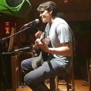 Dylan Santiago - Singing Guitarist in Salem, Oregon
