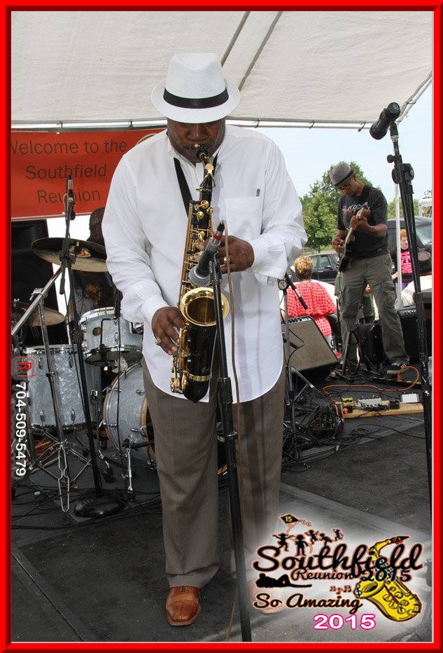 Gallery photo 1 of Ed Robinson, Saxophonist