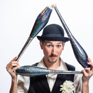 Eli March - Juggler / Comedy Magician in Portland, Oregon