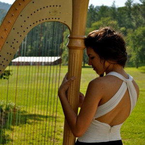 Elizabeth Carnes Harpist