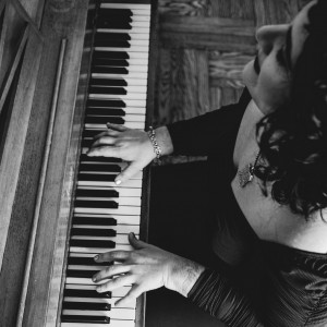 Ellen Warkentine - Singing Pianist / Keyboard Player in Long Beach, California