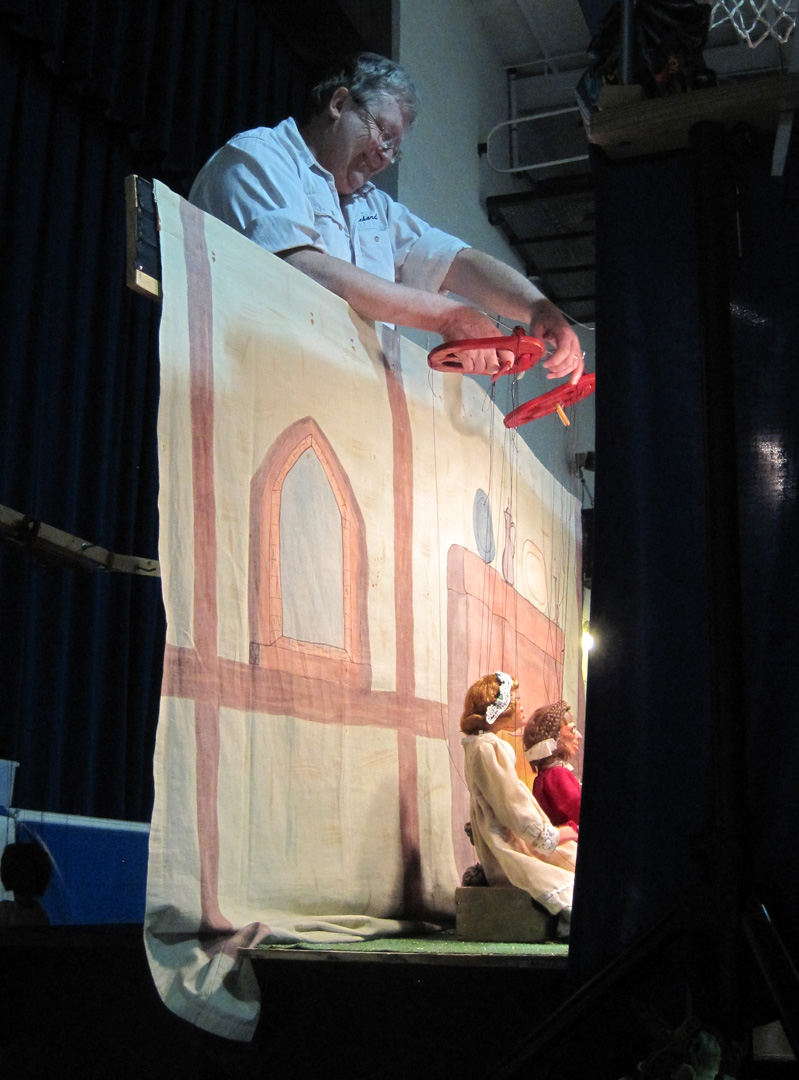 Hire Elsenpeter Puppet Show in New London, Missouri