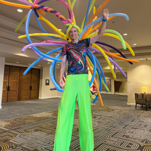 EM Stilts & Balloons - Stilt Walker / Circus Entertainment in Peoria, Illinois
