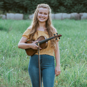 Emalee Flatness - Singing Guitarist in Ozark, Missouri