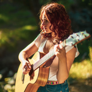 Emily Laliotis - Singing Guitarist in Santa Monica, California