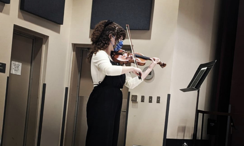 Gallery photo 1 of Emmeline MacMillan, Violinist