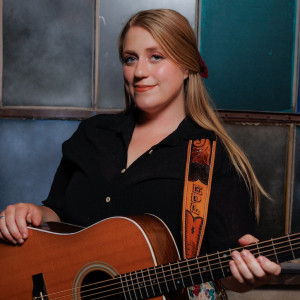 Erinn Peet Lukes - Guitarist / Folk Singer in Madison, Tennessee