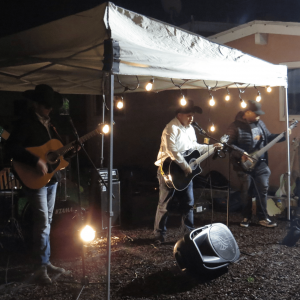 Esencia Sinalonese - Cover Band in Fontana, California