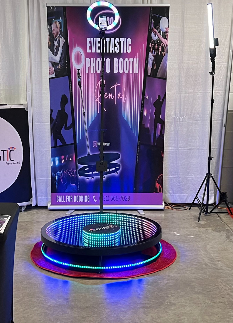 Gallery photo 1 of Eventastic Party 360 Spin Booth