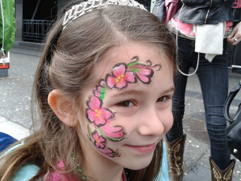 Hire Face painting by Leanne Face Painter in Vancouver, British Columbia