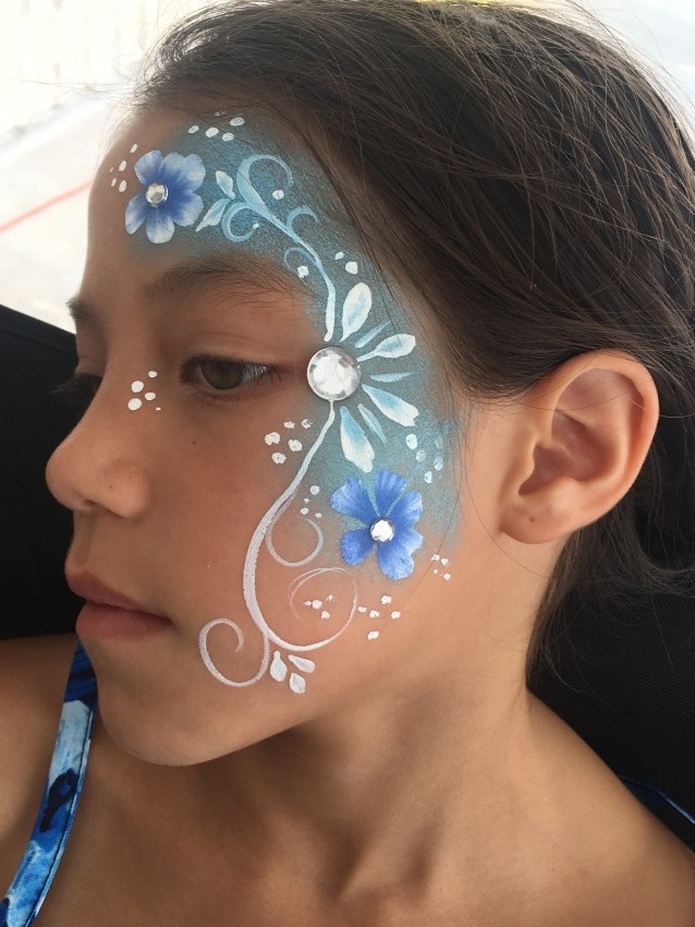 Hire Faces on FleekFace Painting Face Painter in Albuquerque, New Mexico