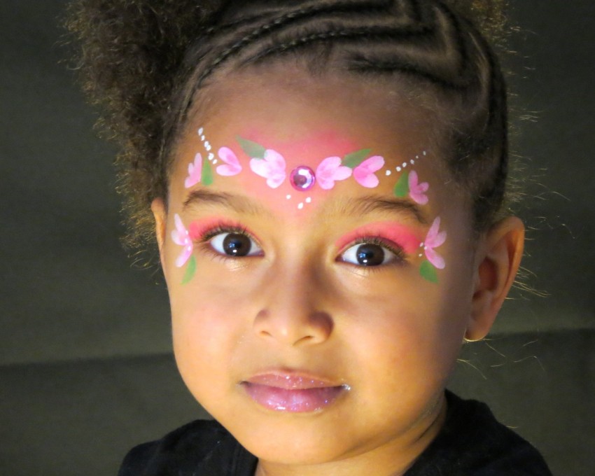 Hire Facial Artistry Face Painting and More Face Painter in