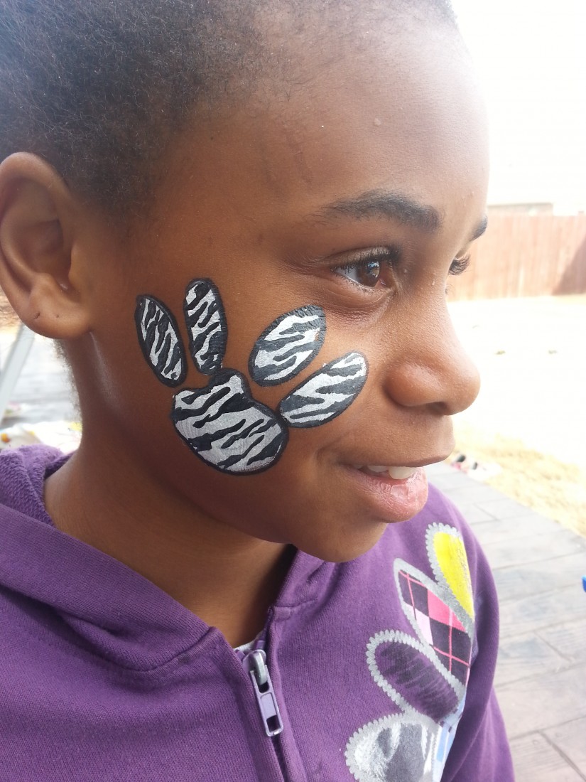 Hire Fancy Faces in Texas Face Painting Face Painter in Azle, Texas