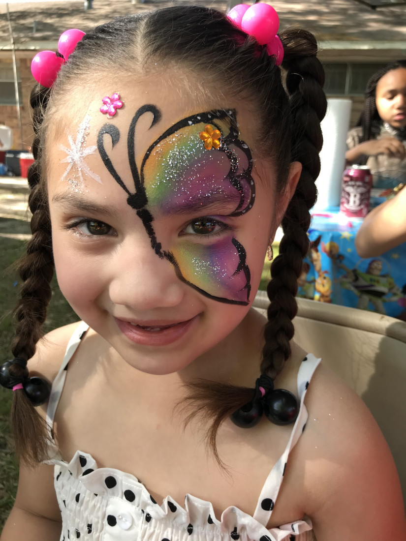 Hire Fantasy Balloons and Face Painting Balloon Twister in Houston, Texas