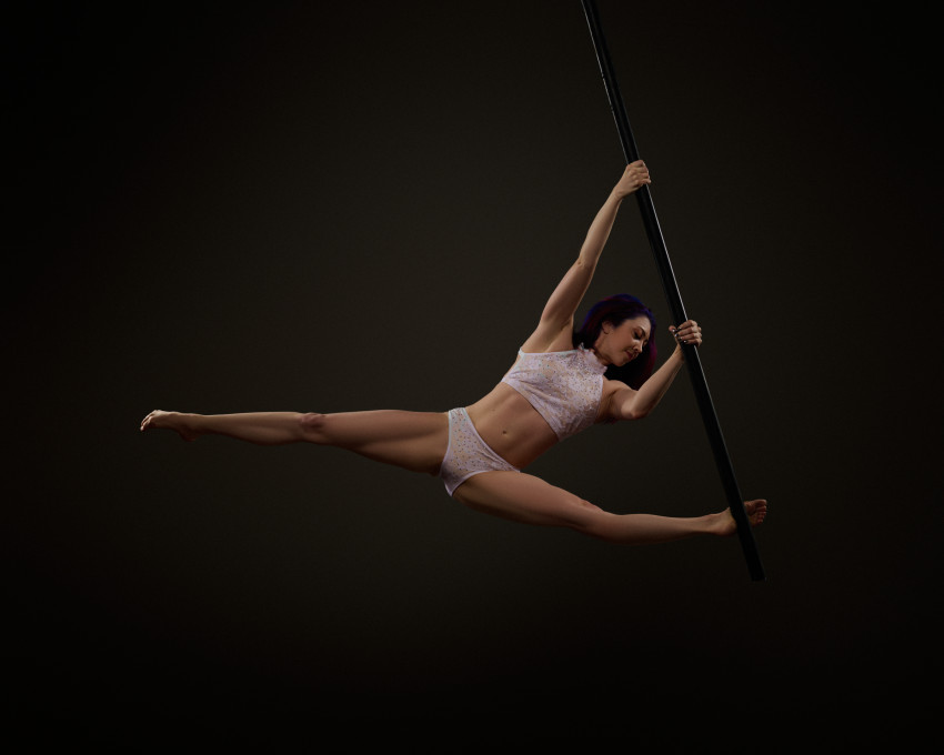 Gallery photo 1 of Flex Fatale: Aerial, Cirque & Pole