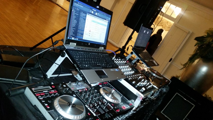 Gallery photo 2 of Floyds DJ Services