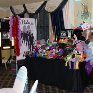 Fotos-R-Fun, LLC - Photo Booths / Family Entertainment in Englewood, Florida