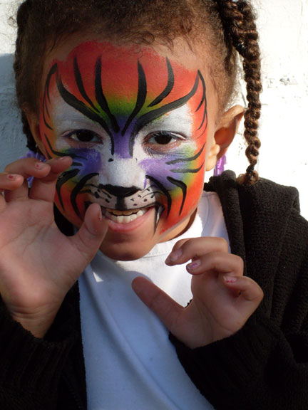Gallery photo 1 of Fun Face Paints