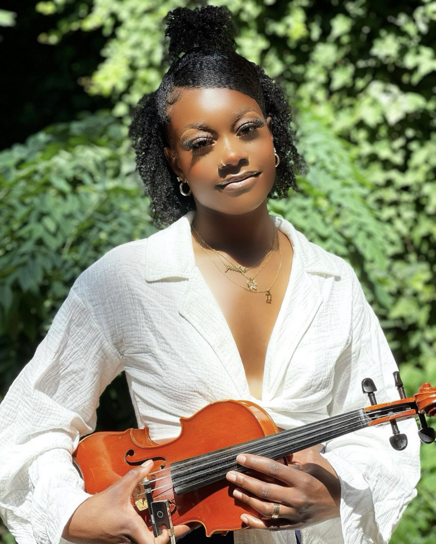 Hire Geedah B. Violinist in Philadelphia, Pennsylvania
