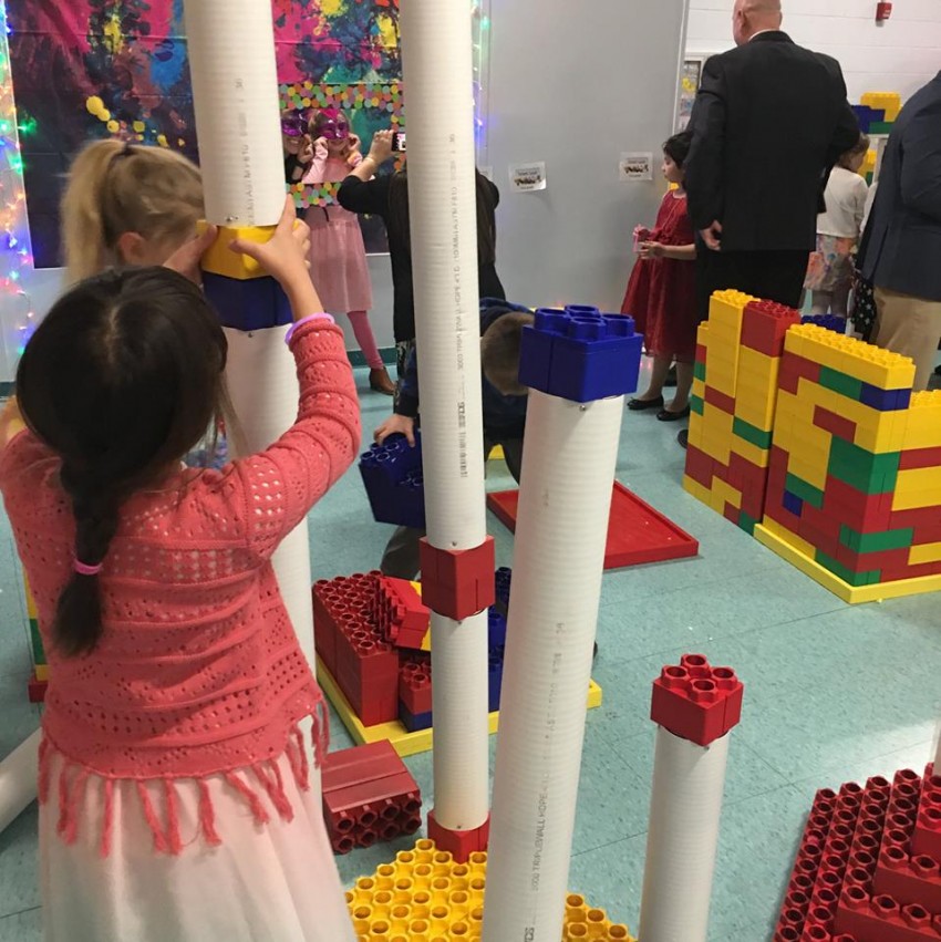 Gallery photo 1 of Giant Lego Themed Parties