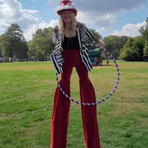 Stiltina - Stilt Walker in Cleveland, Ohio