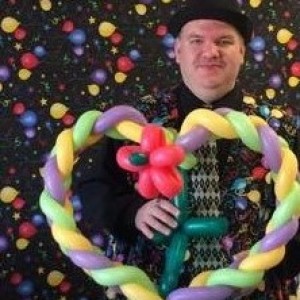 Giggalin Gil Entertainment - Balloon Twister / Outdoor Party Entertainment in Racine, Wisconsin