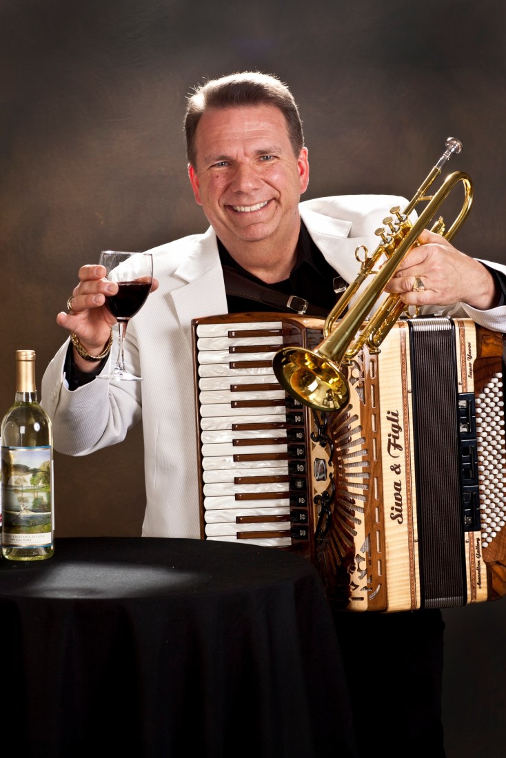 Gallery photo 2 of Glenn Miller - The Big One Man Band!