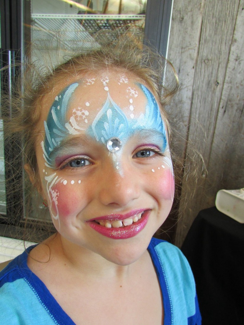 Gallery photo 1 of Glitter Gypsy Face Painting