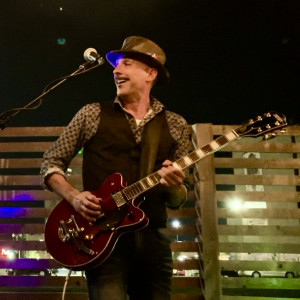 Greg Despins - Singing Guitarist / Pop Singer in Austin, Texas