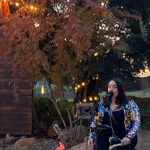 Melinda - Singing Guitarist / Wedding Singer in Fresno, California