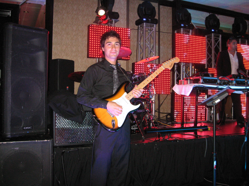 Gallery photo 1 of Guitarist for private events
