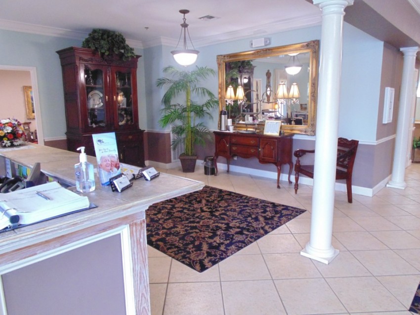 Gallery photo 1 of Hampton Manor Assisted Living
