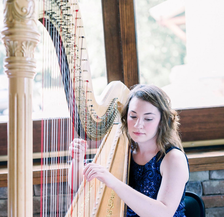 Gallery photo 1 of Hannah Anderson, harpist