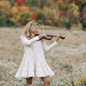 Hannah Autumn Flake - Violinist / Wedding Musicians in Niagara Falls, Ontario