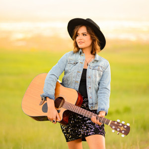 Hazelliz - Singing Guitarist / Singer/Songwriter in Castle Rock, Colorado
