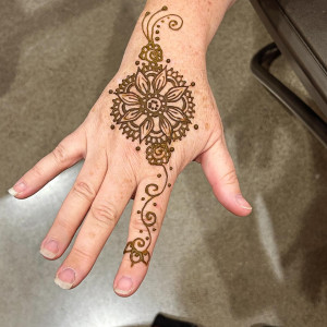 Heavenly Harmonies and Bodies - Henna Tattoo Artist in Woodburn, Oregon