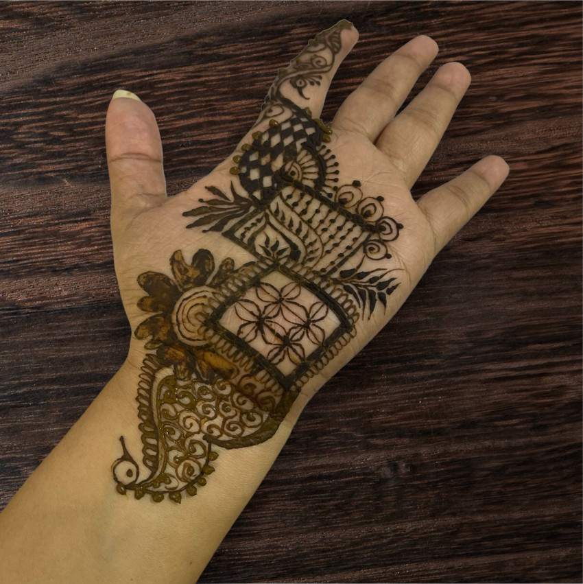 Gallery photo 1 of Henna Art by Tamanna