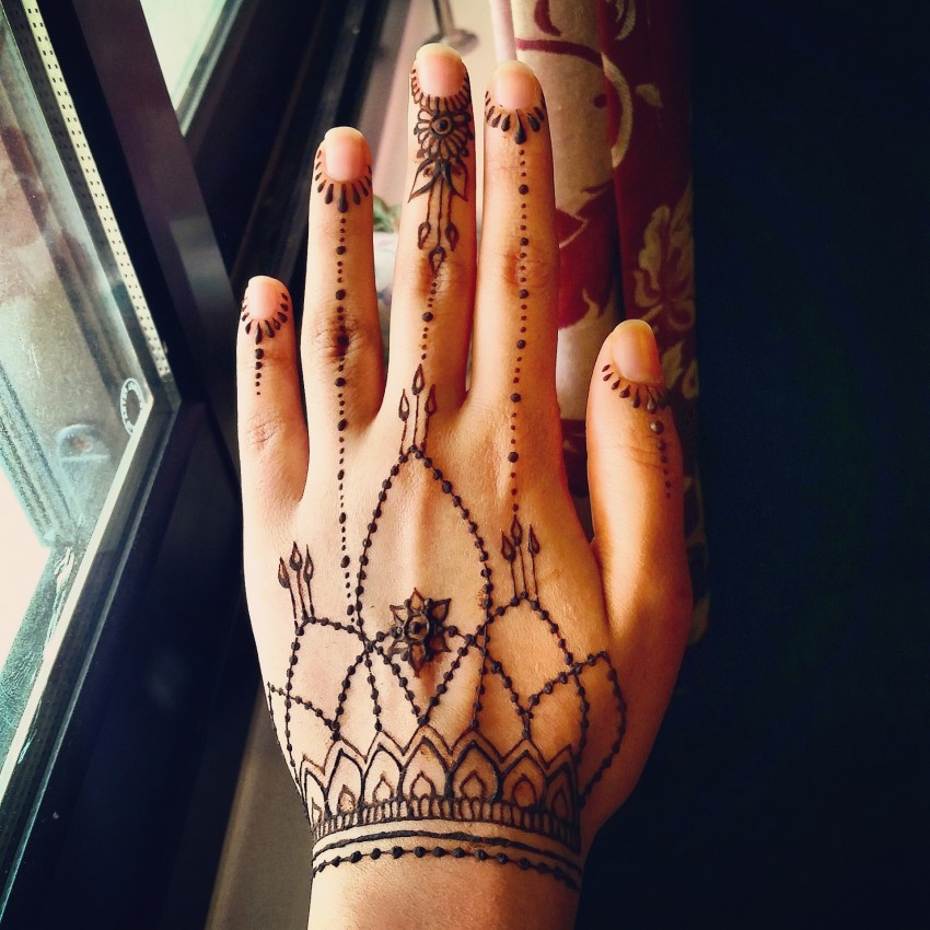 Gallery photo 1 of Henna by Rabia Khan