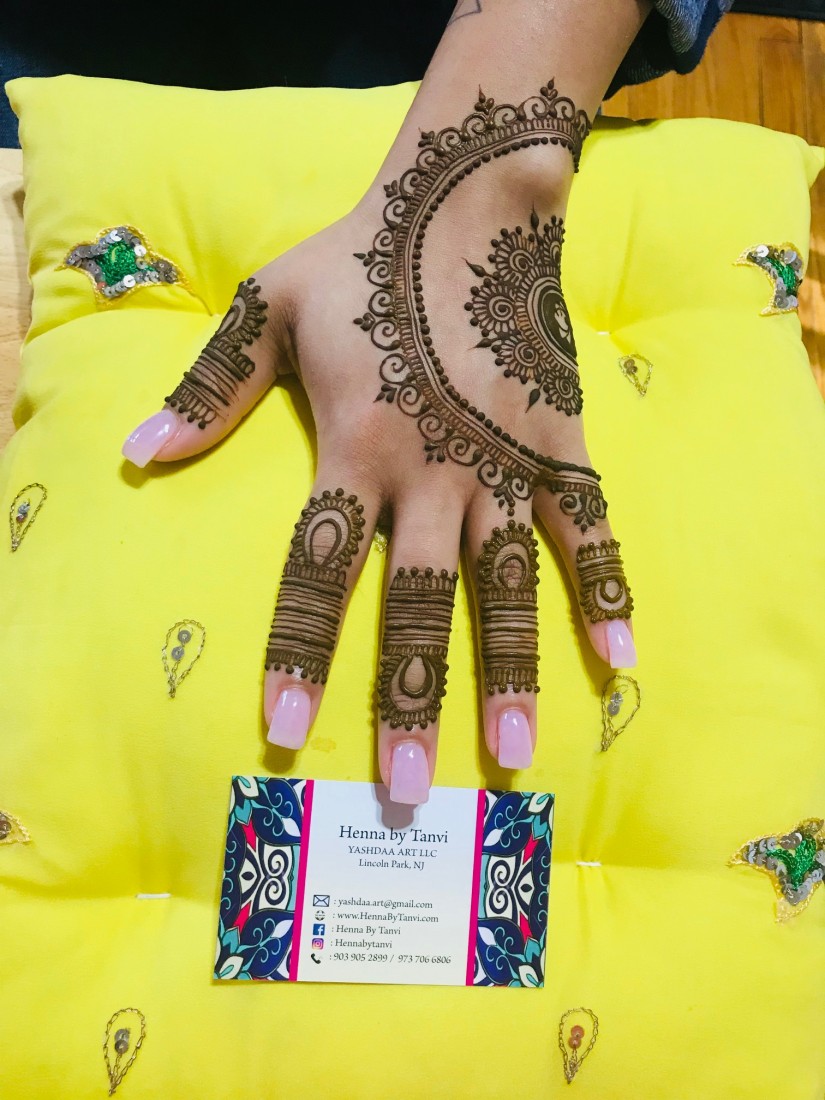 Gallery photo 1 of Henna by Tanvi