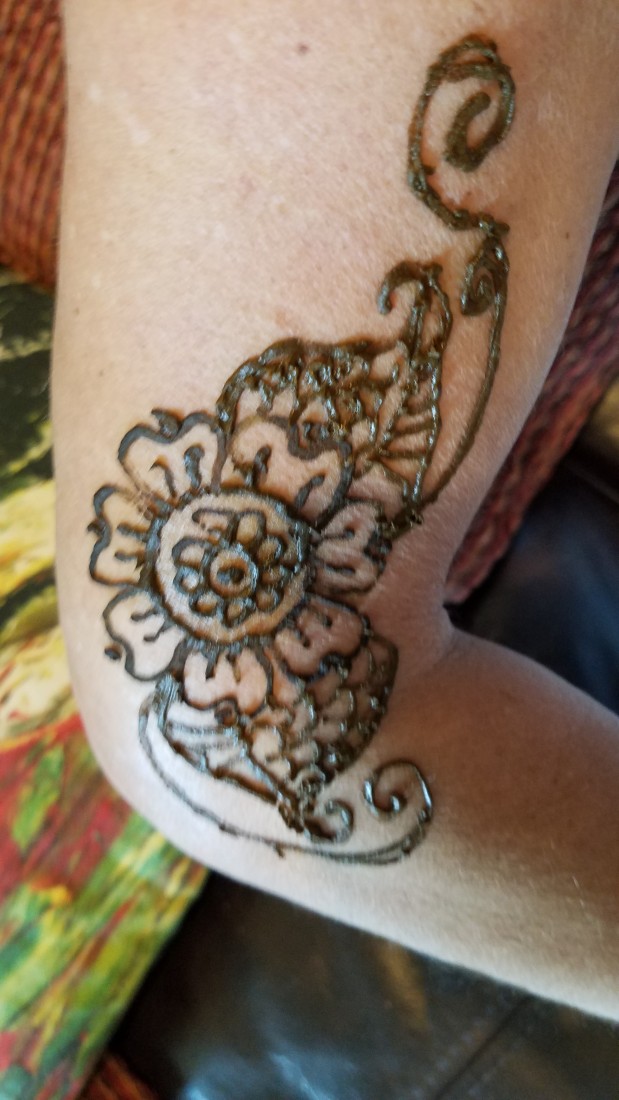Hire Henna by Teri Henna Tattoo Artist in Long Beach