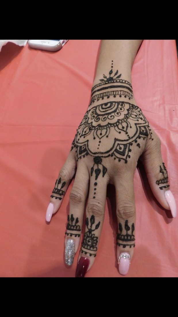 Gallery photo 1 of Henna Creations by Michele